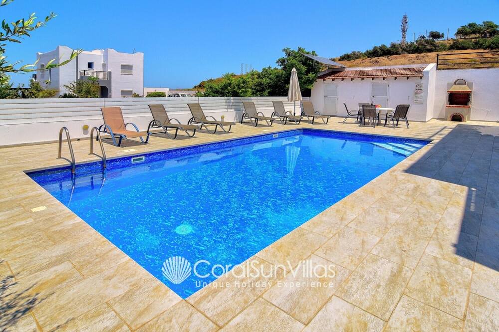 Photo of Outdoor in Pomos