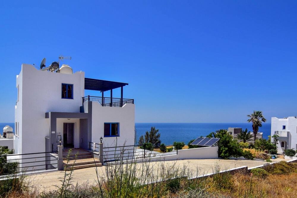 Photo of Outdoor in Pomos