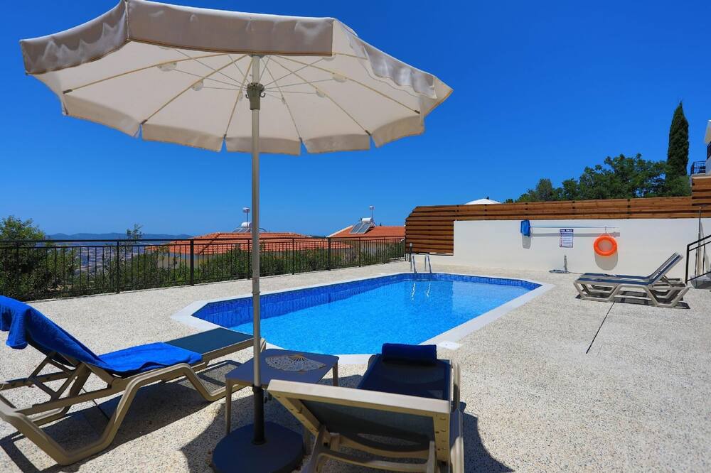 Photo of Outdoor in Meladeia