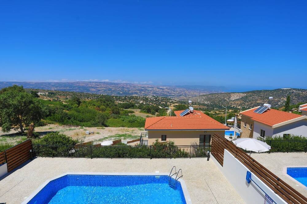 Photo of Outdoor in Meladeia
