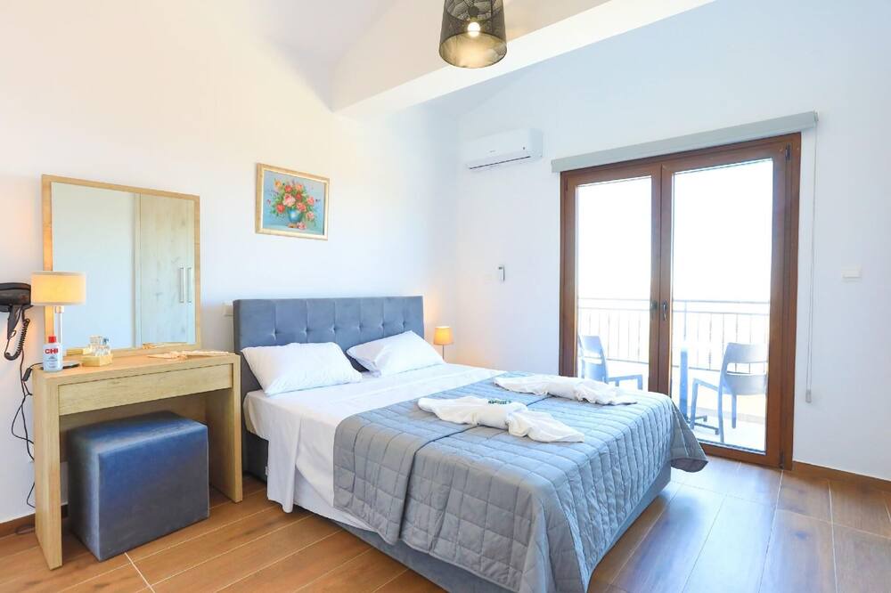 Photo of Bedroom in Meladeia