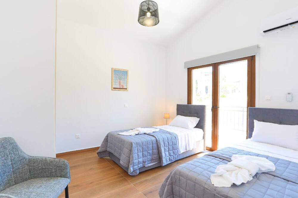 Photo of Bedroom in Meladeia