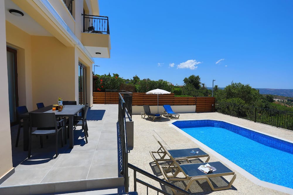 Photo of Outdoor in Meladeia