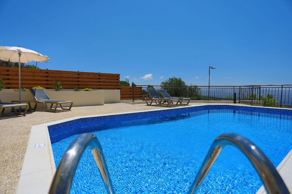 Photo of Outdoor in Meladeia