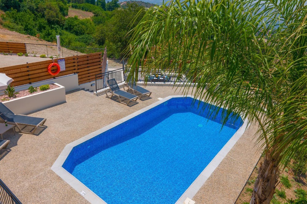 Photo of Outdoor in Meladeia