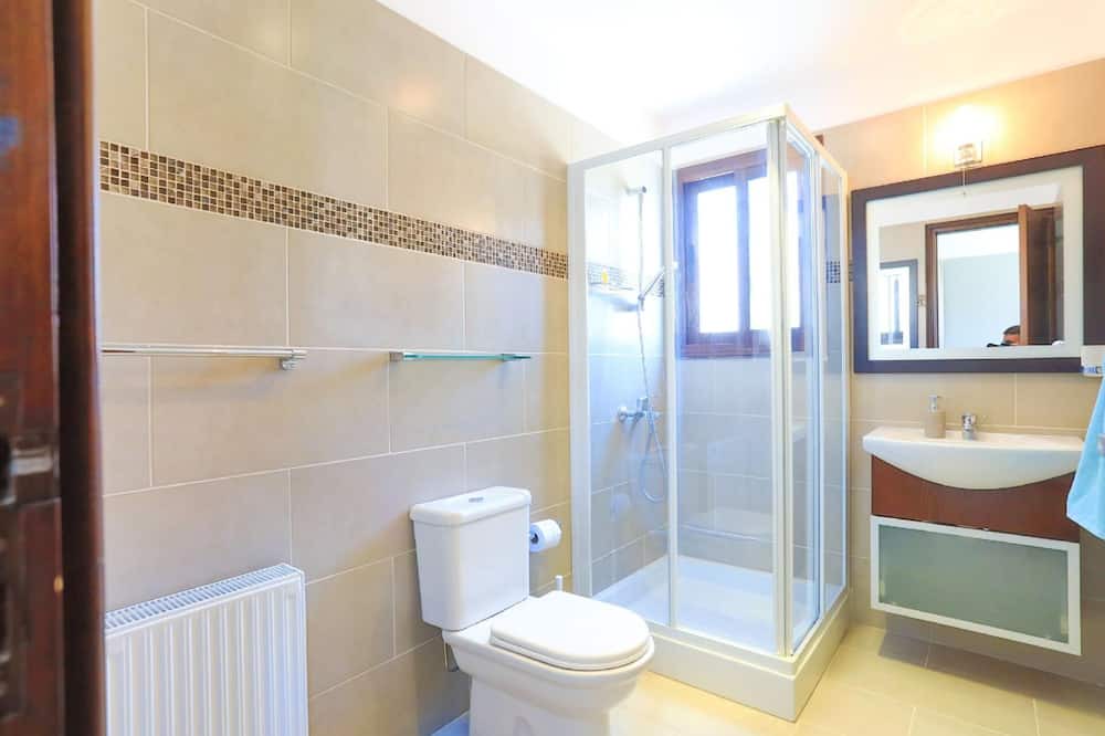 Photo of Bathroom in Meladeia