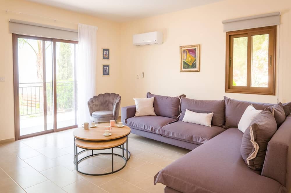 Photo of Livingroom in Meladeia