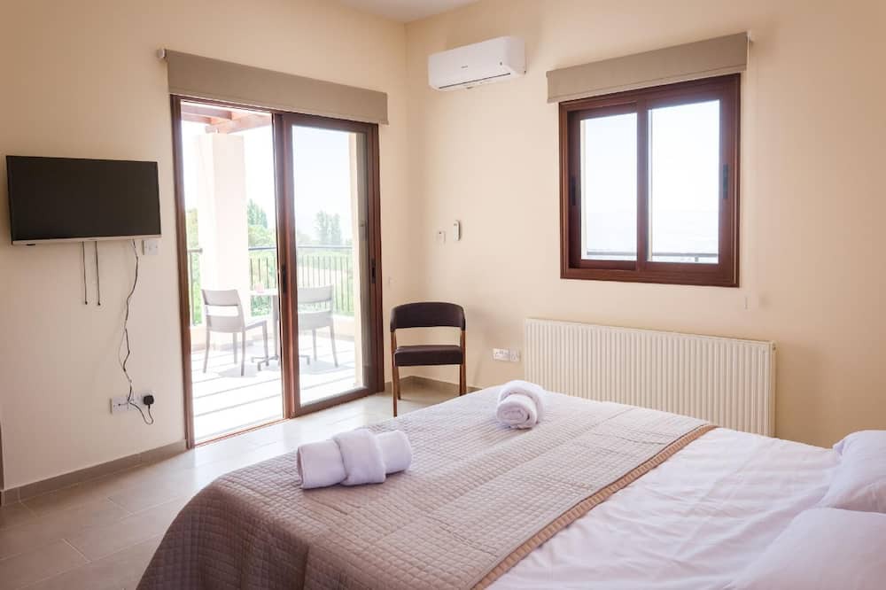 Photo of Bedroom in Meladeia