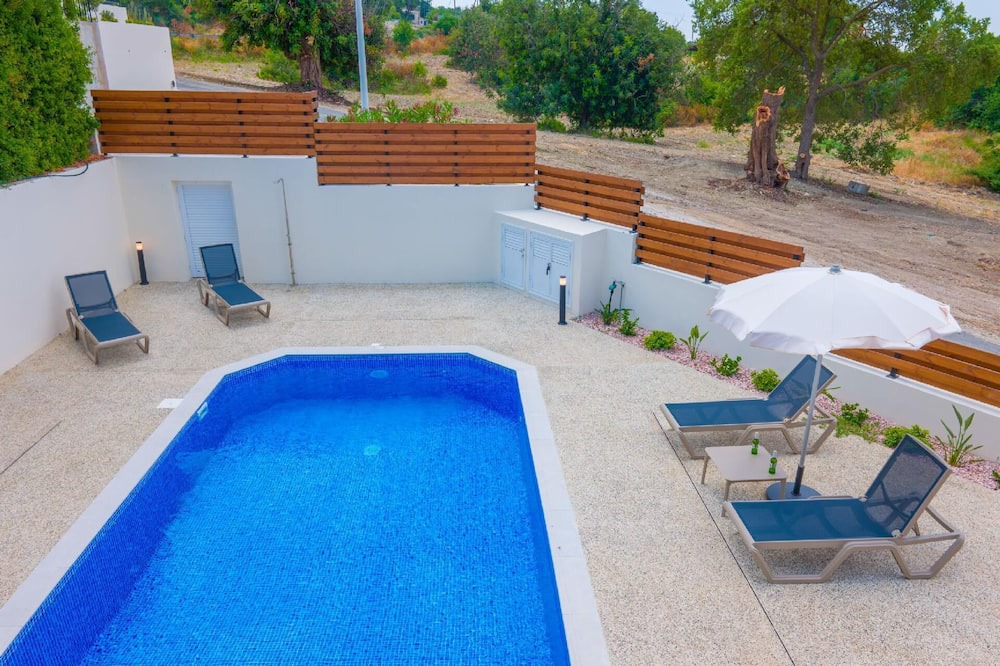 Photo of Outdoor in Meladeia