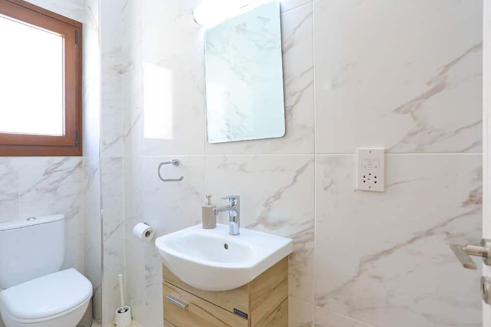 Photo of Bathroom in Meladeia