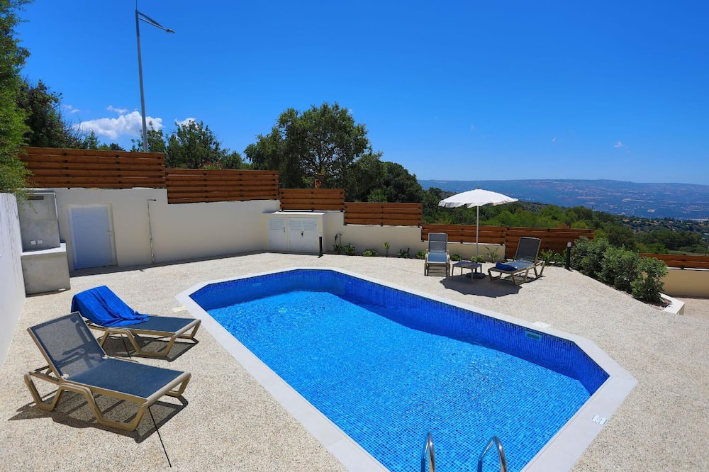 Photo of Outdoor in Meladeia