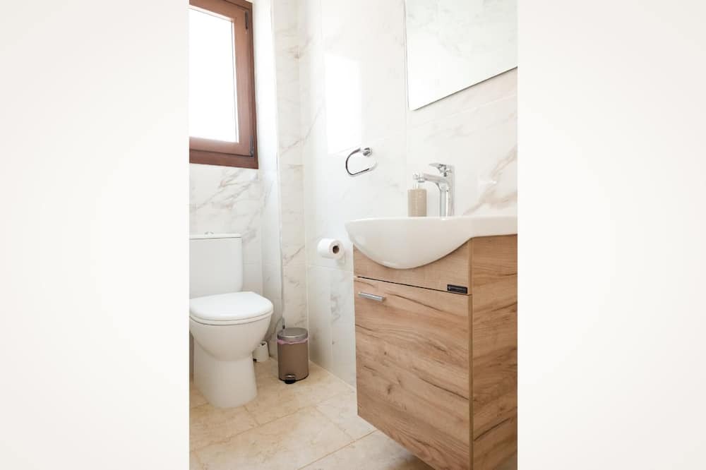 Photo of Bathroom in Meladeia