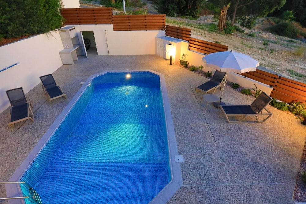 Photo of Outdoor in Meladeia