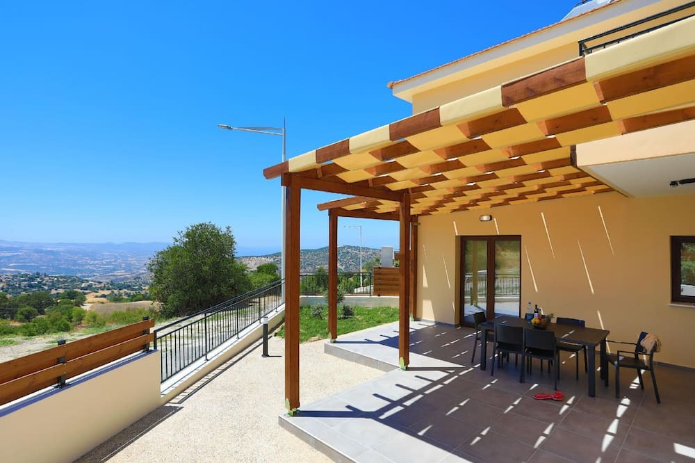 Photo of Outdoor in Meladeia
