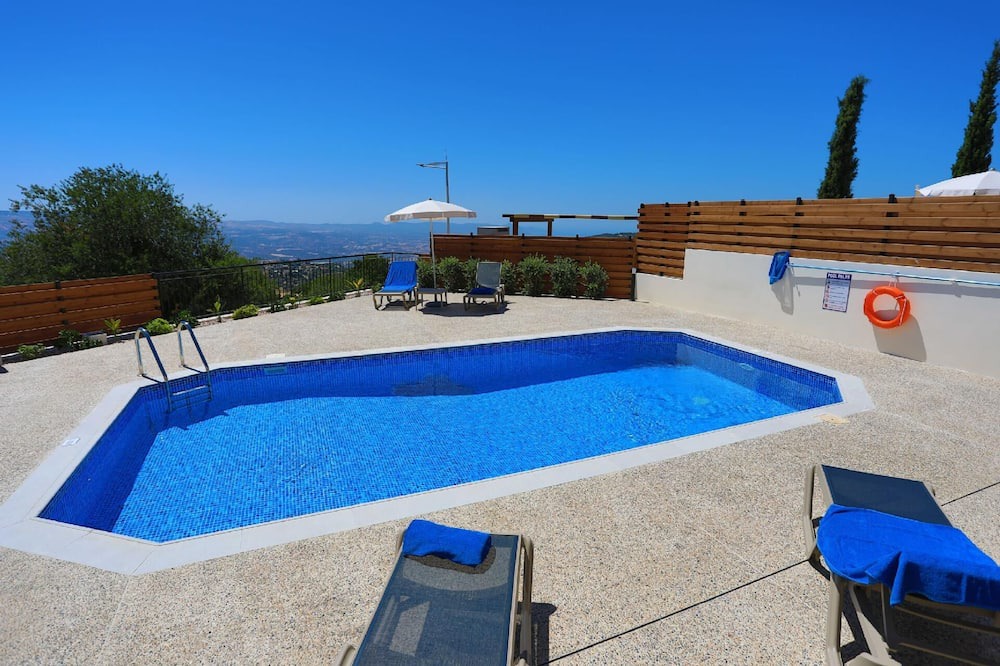 Photo of Outdoor in Meladeia