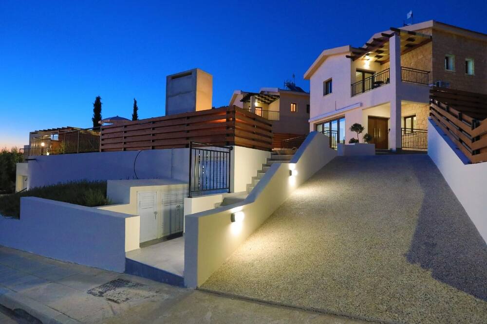 Photo of Outdoor in Meladeia
