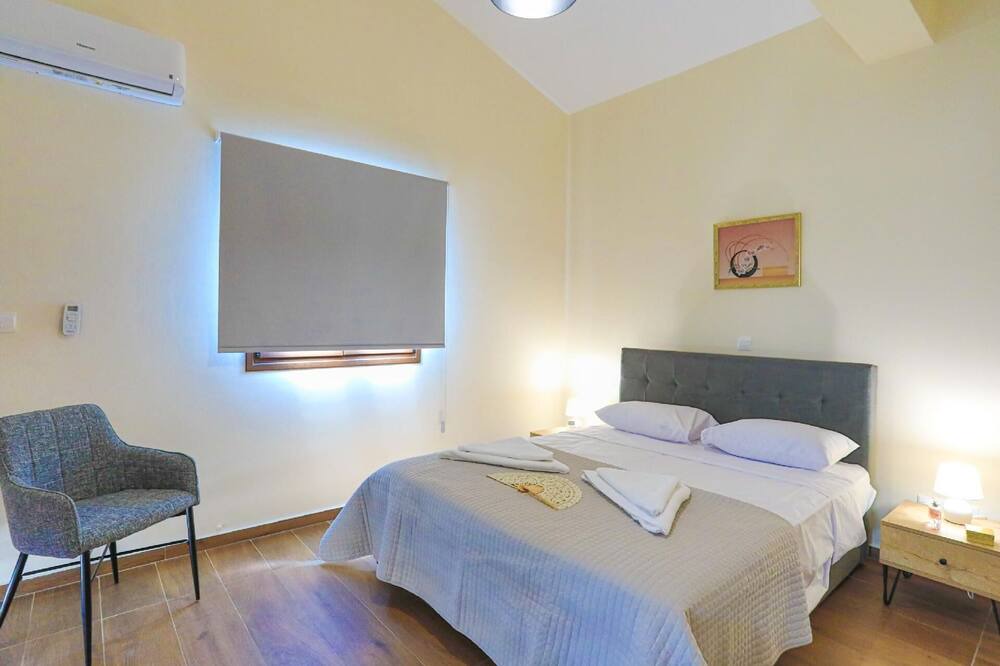 Photo of Bedroom in Meladeia