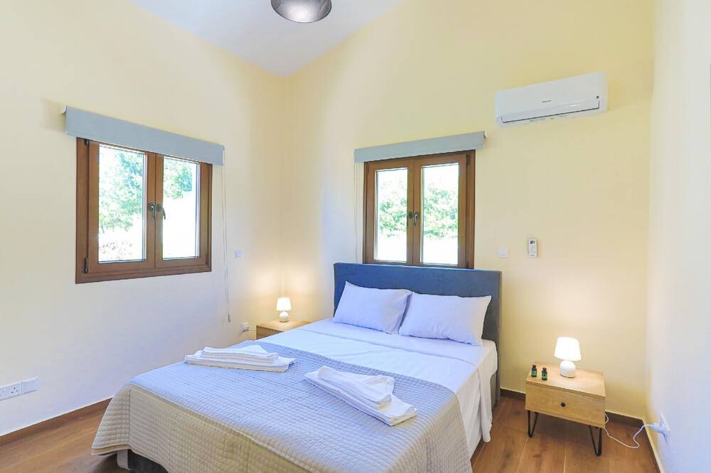 Photo of Bedroom in Meladeia