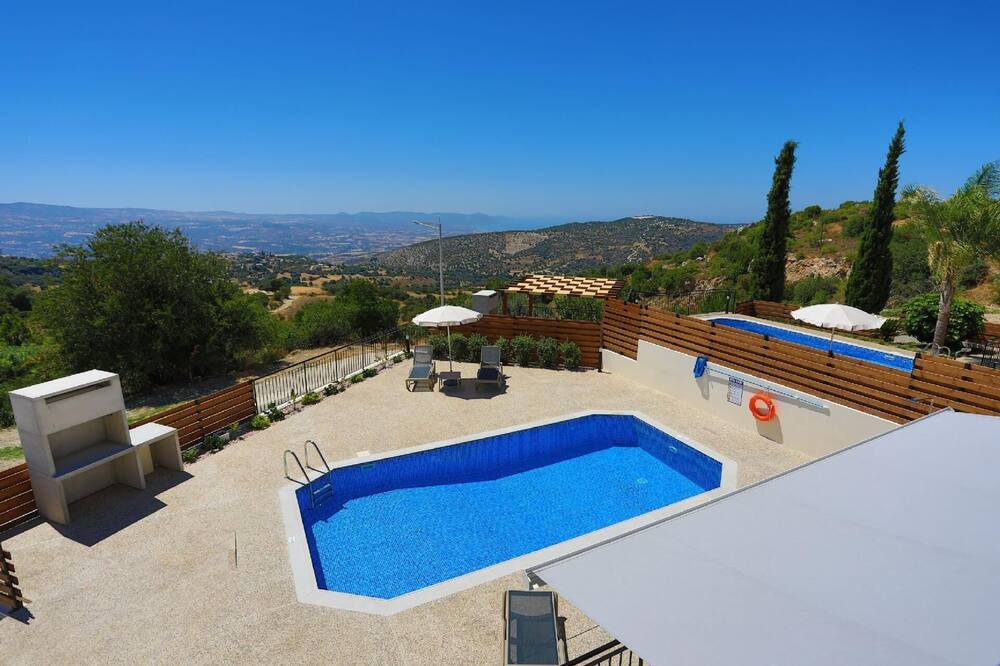 Photo of Outdoor in Meladeia