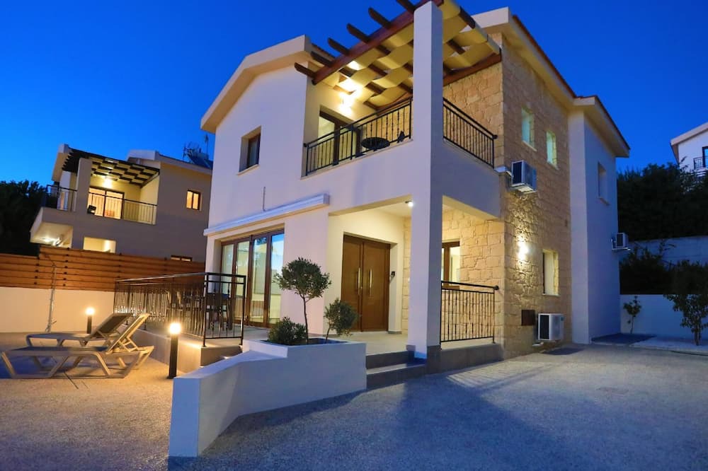 Photo of Outdoor in Meladeia