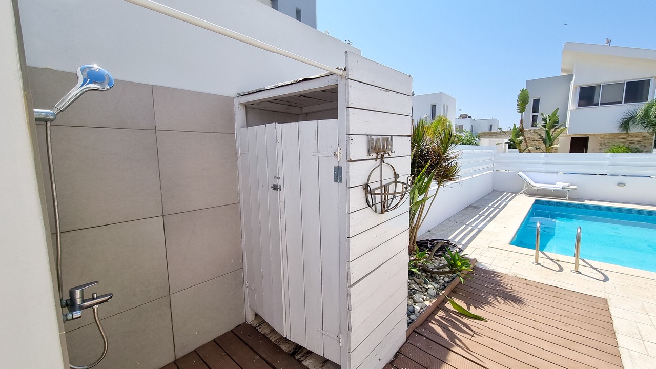 Photo of Bathroom in Pervolia