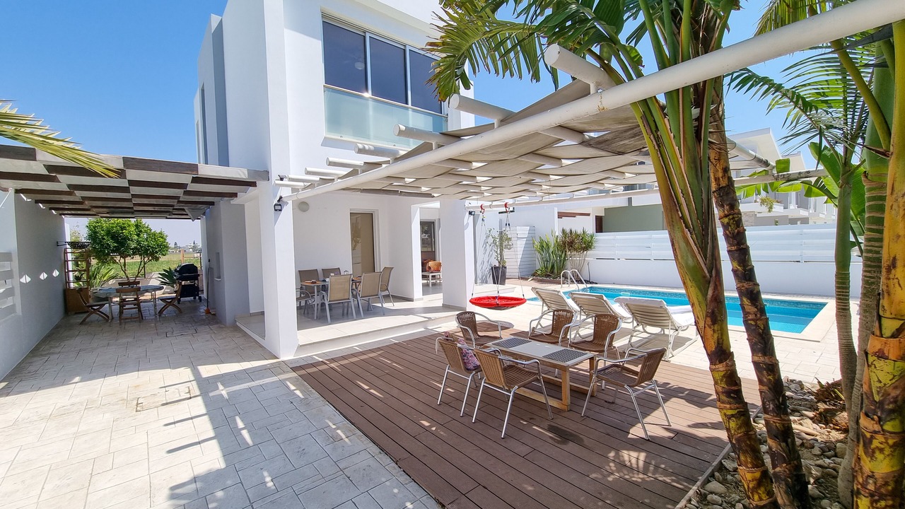 Photo of Outdoor in Pervolia