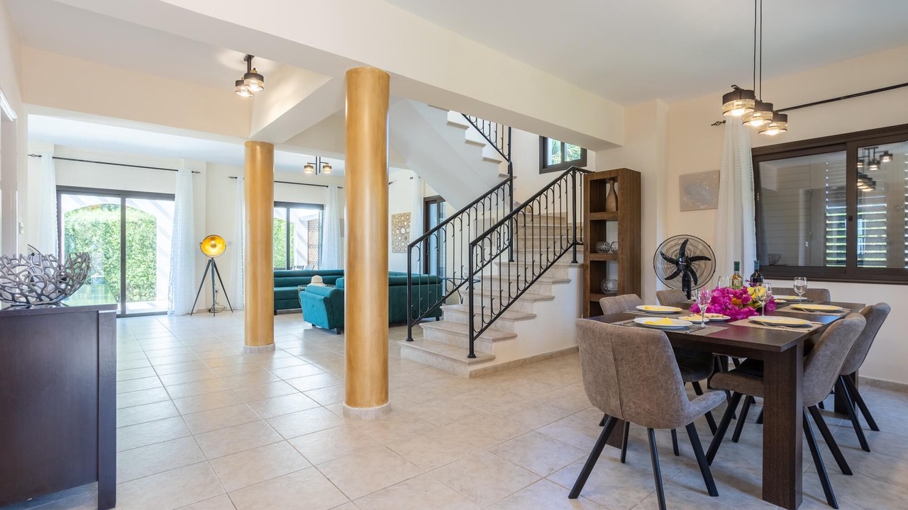 Photo of Livingroom in Latchi