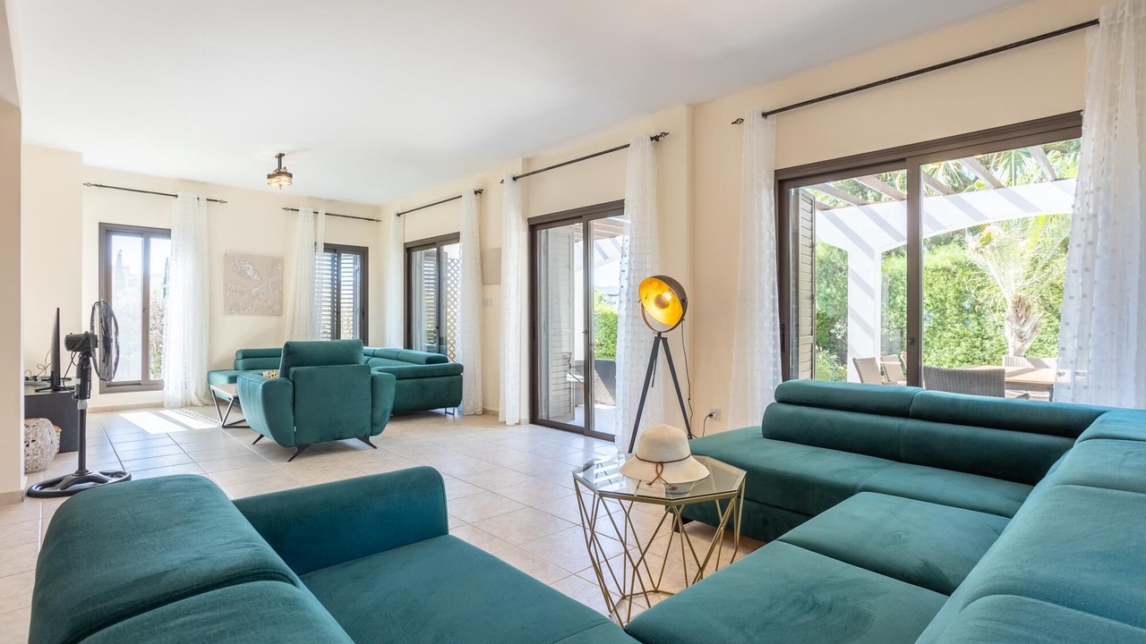 Photo of Livingroom in Latchi
