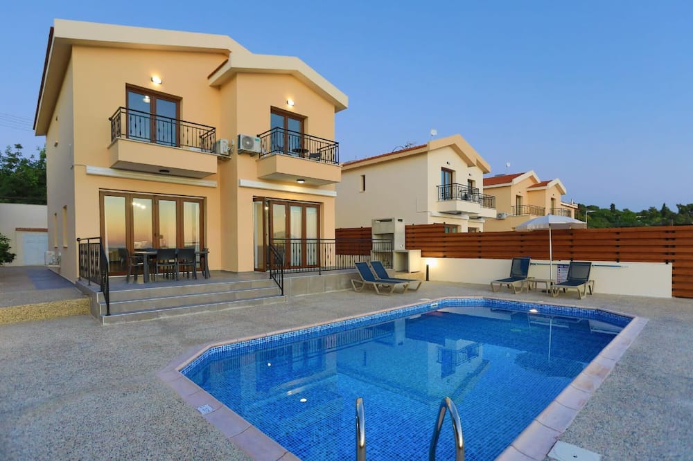 Photo of Outdoor in Meladeia