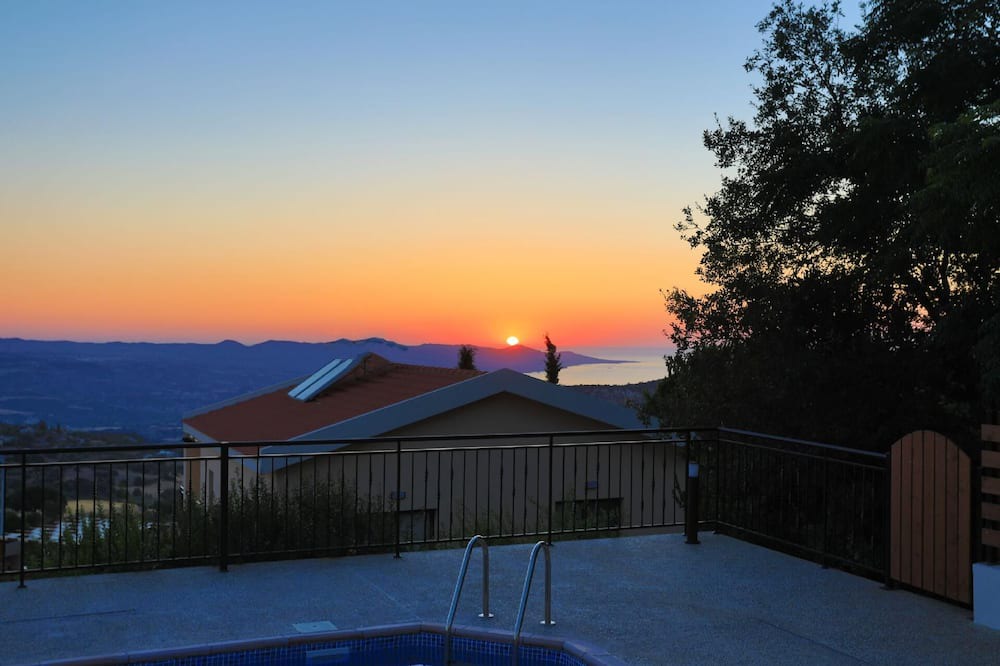 Photo of Outdoor in Meladeia