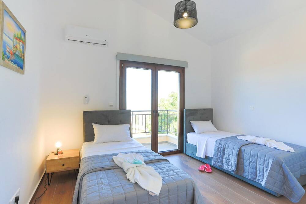 Photo of Bedroom in Meladeia