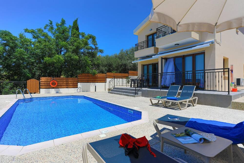 Photo of Outdoor in Meladeia