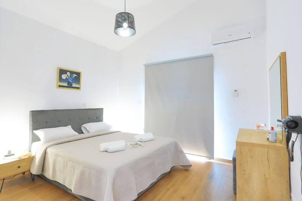 Photo of Bedroom in Meladeia