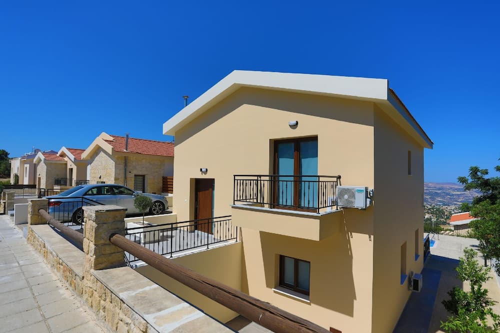 Photo of Outdoor in Meladeia