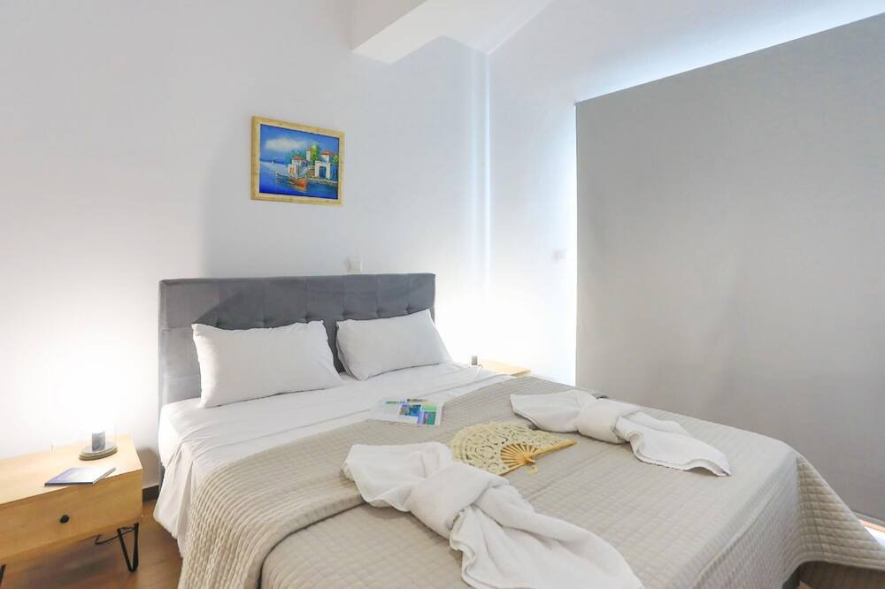 Photo of Bedroom in Meladeia