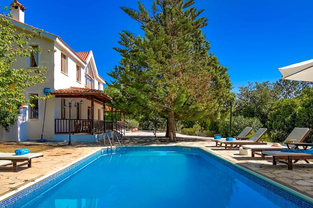 Photo of Outdoor in Miliou