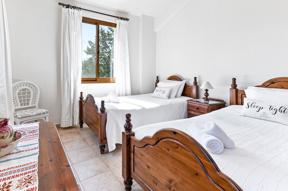 Photo of Bedroom in Miliou