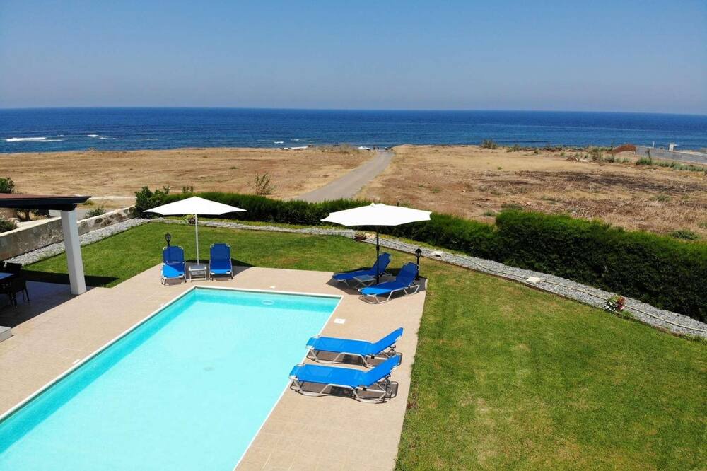 Photo of Outdoor in Pomos