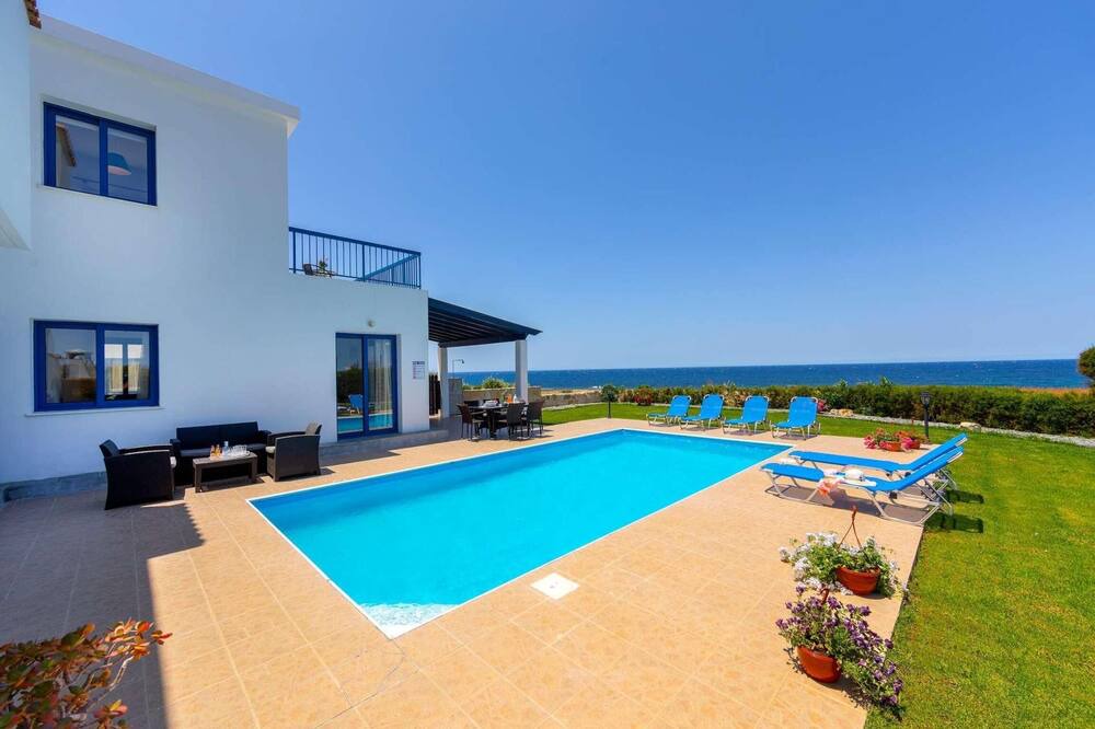 Photo of Outdoor in Pomos