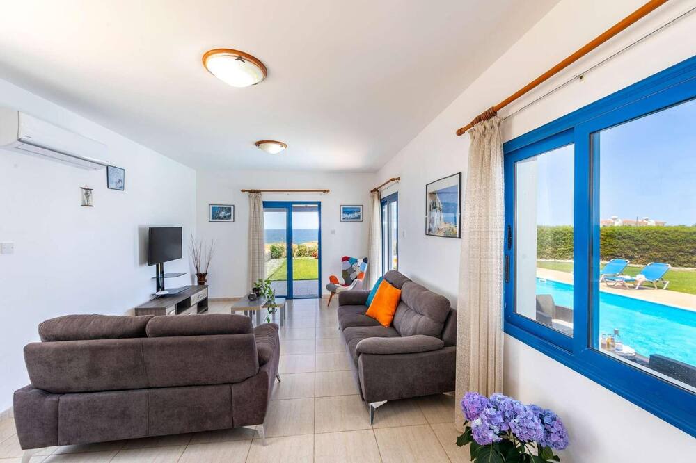 Photo of Livingroom in Pomos