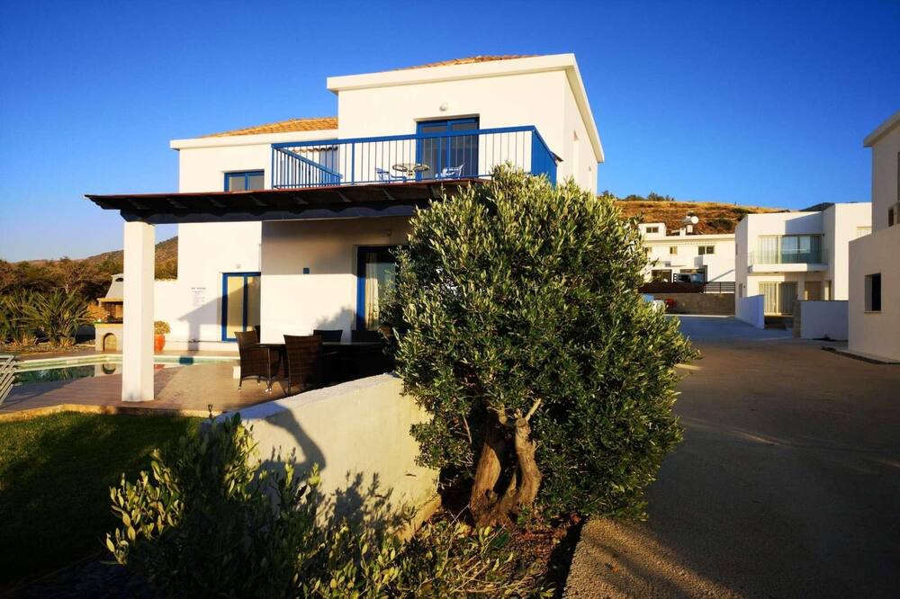 Photo of Outdoor in Pomos