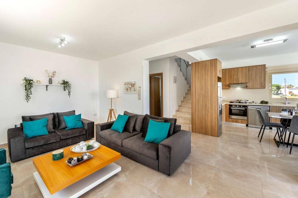 Photo of Livingroom in Pomos
