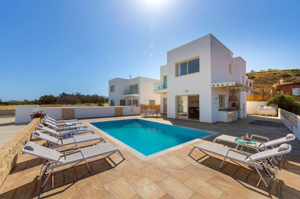 Photo of Outdoor in Pomos