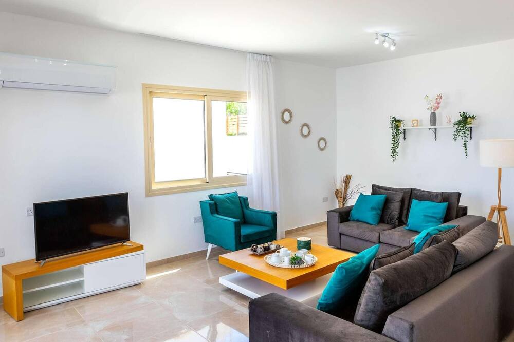 Photo of Livingroom in Pomos