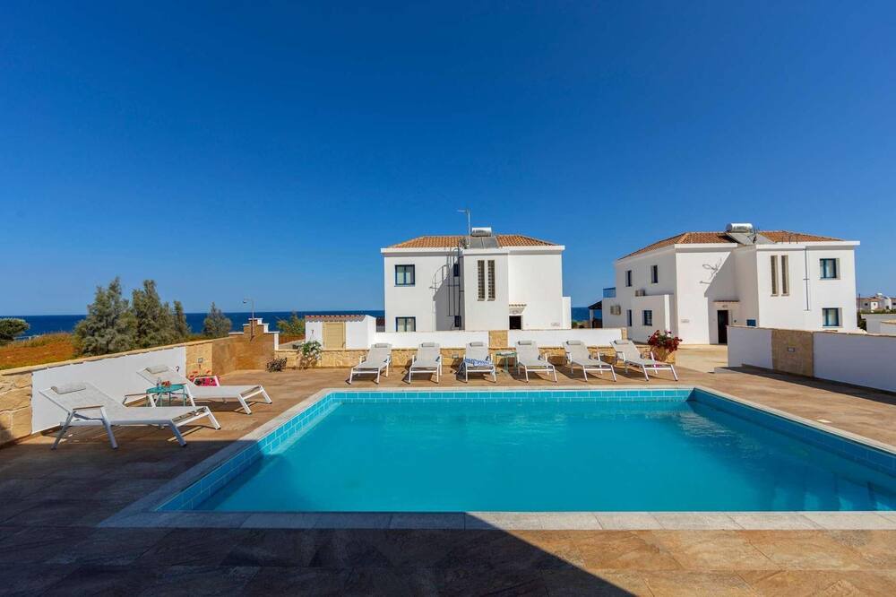 Photo of Outdoor in Pomos