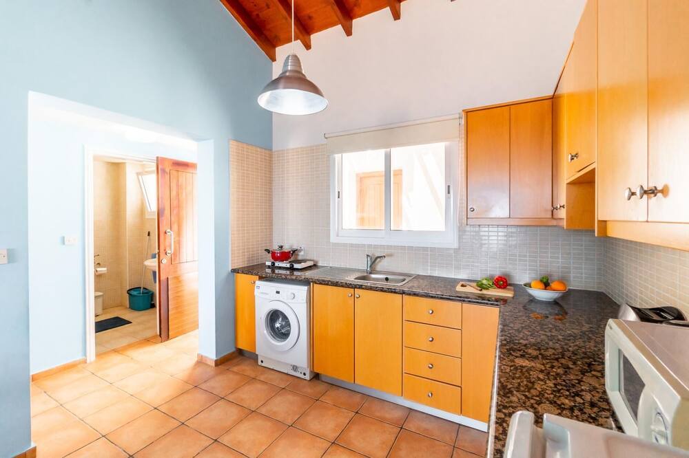 Photo of Kitchen in Latsi