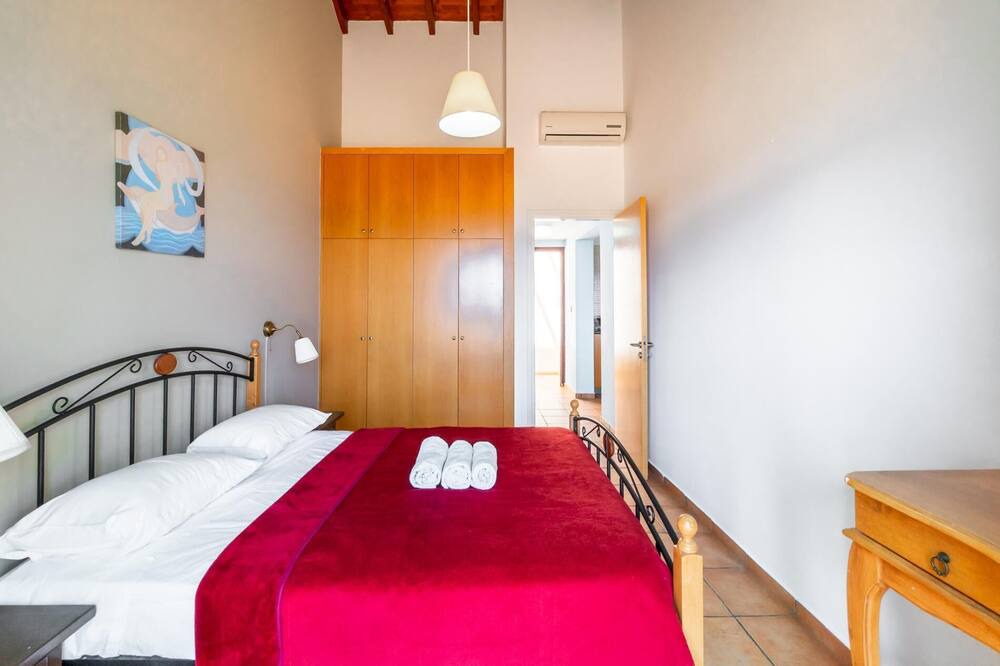 Photo of Bedroom in Latsi