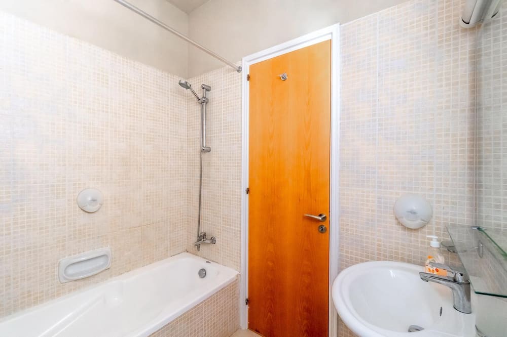 Photo of Bathroom in Latsi
