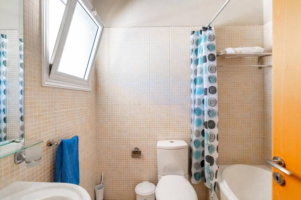 Photo of Bathroom in Latsi