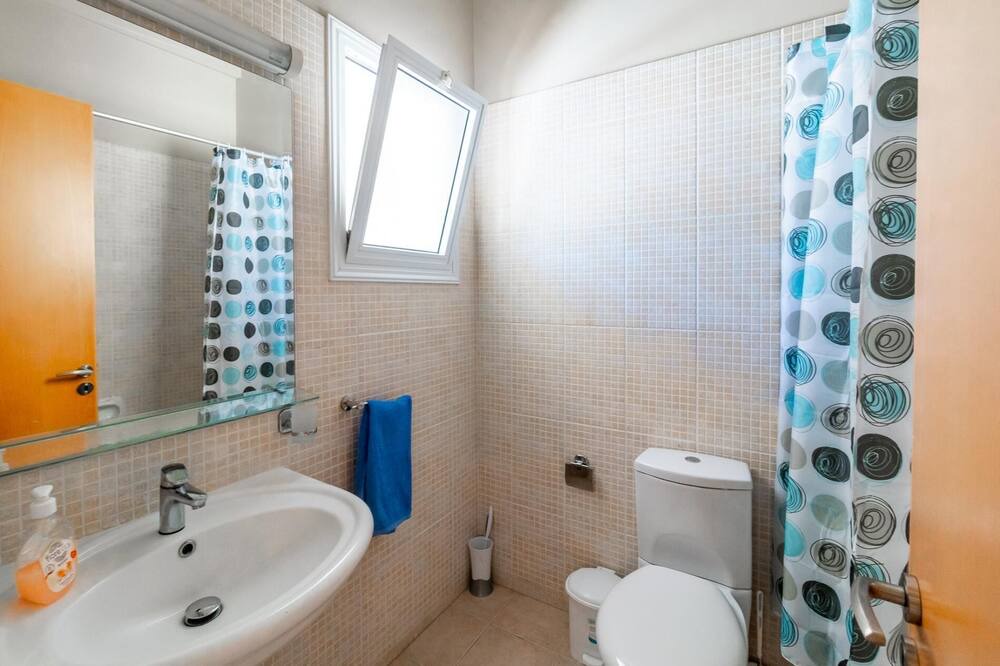 Photo of Bathroom in Latsi
